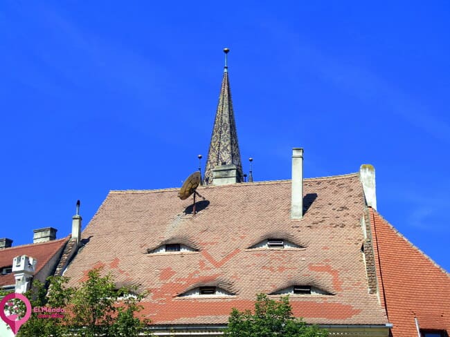 Qué ver en Sibiu: la ciudad de los ojos en los tejados