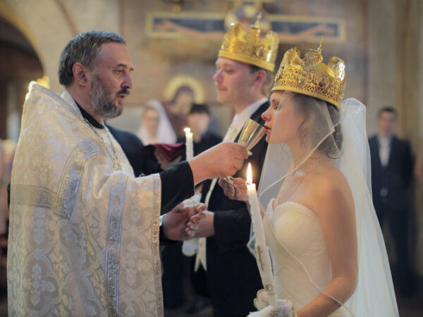 Bodas rumanas: cómo son y qué significan sus rituales