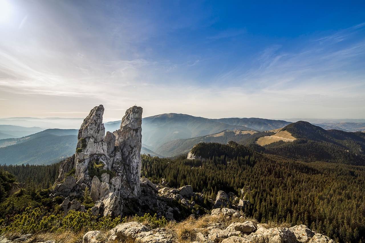 Naturaleza Salvaje: Rutas de Senderismo en los Cárpatos Rumanos